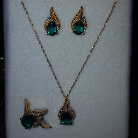 Jewelry set- gold/emerald - Picture 1 of 8
